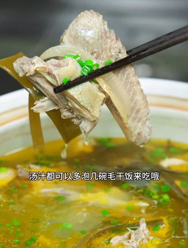 天气热了像我这样炖个老鸭汤来吃,酸爽开胃,老少皆宜