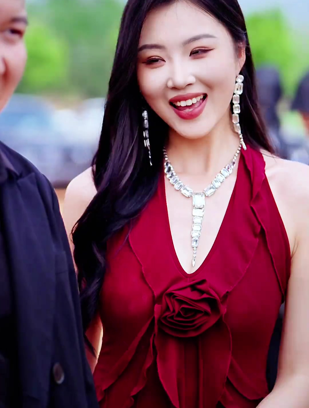 黑社会老大被扔进几十度油锅里