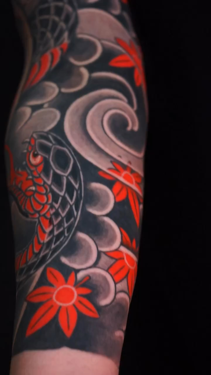 北京纹身/男生传统蛇般若花臂纹身