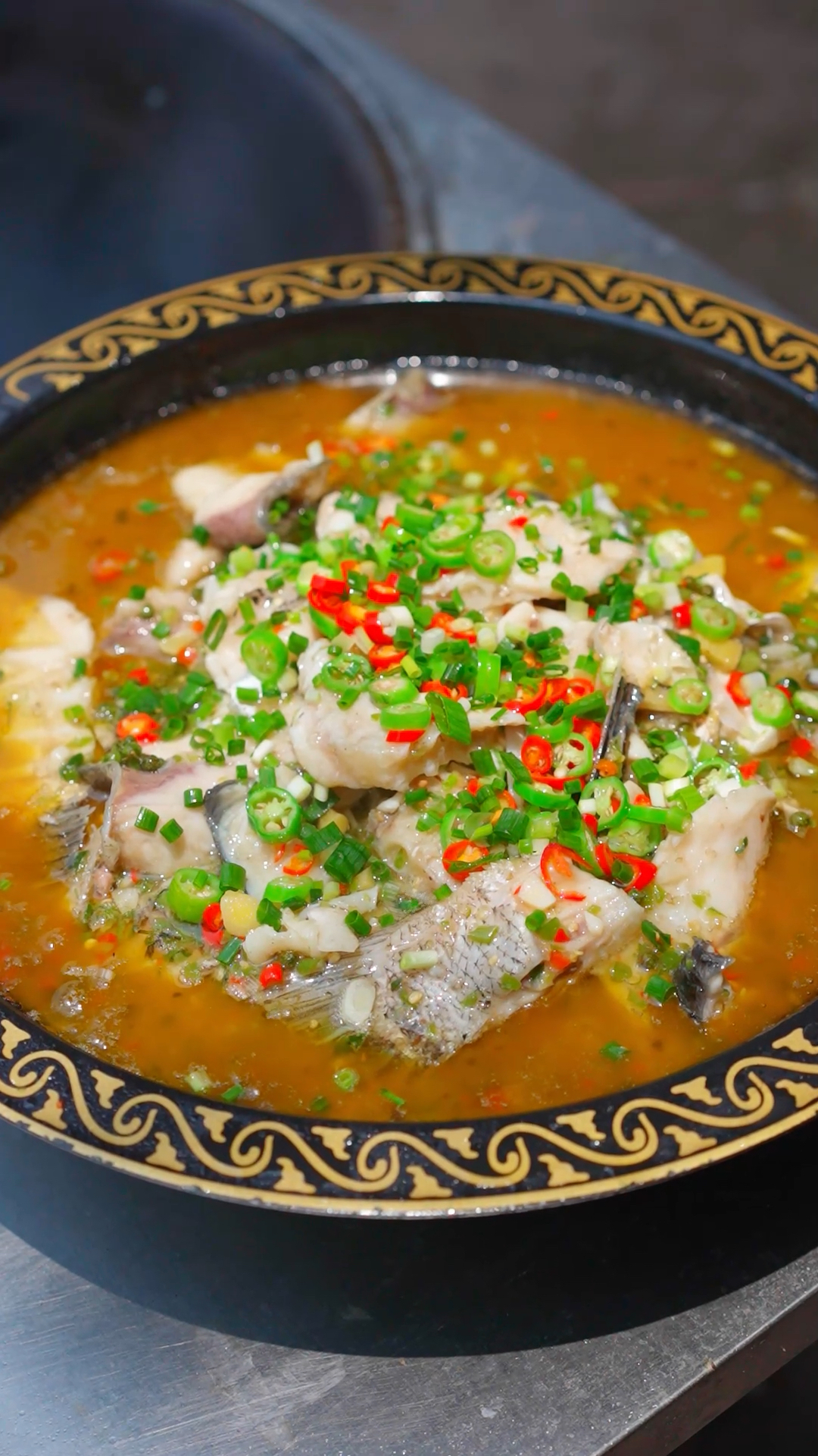 一条花鲢两斤鲜椒,做一道麻辣味的“鲜椒鱼”鱼片嫩滑 辣味十足