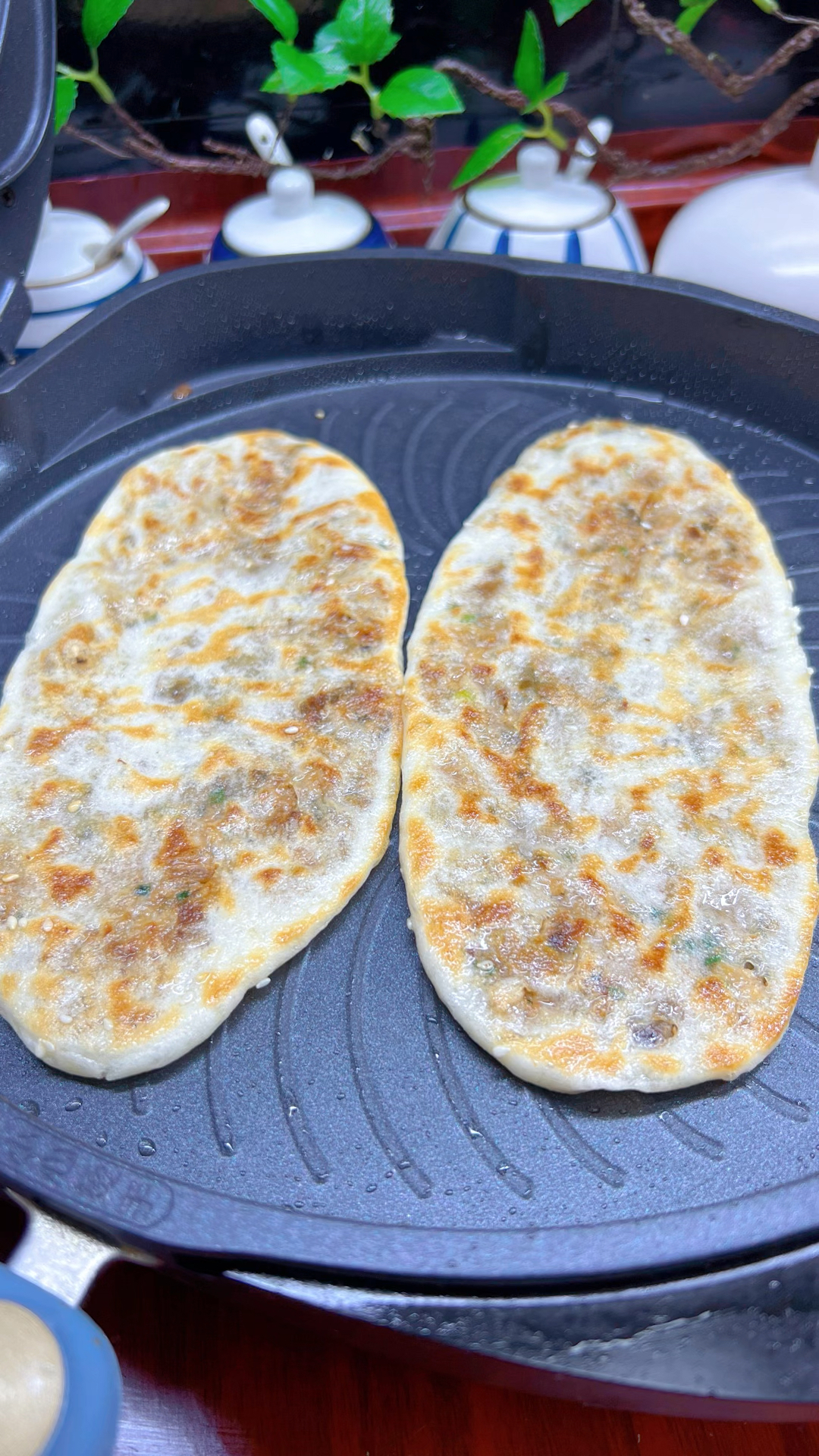 这个梅干菜肉饼我家一周吃8次都不腻,咸香酥脆,越嚼越香