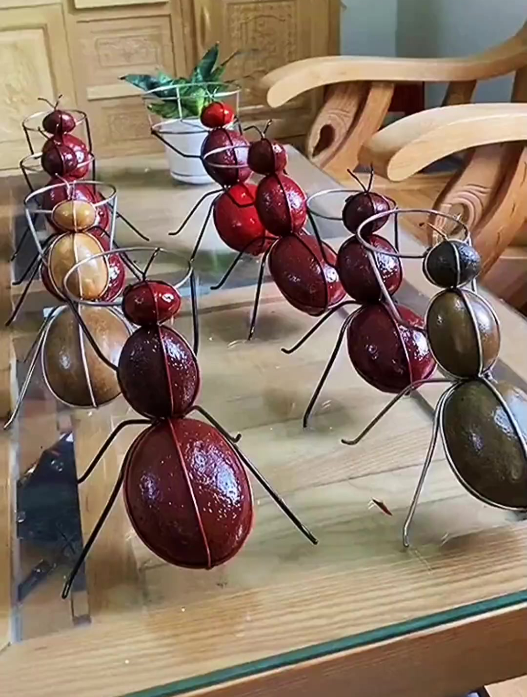 这么漂亮的蚂蚁摆件竟然是用鹅卵石做的
