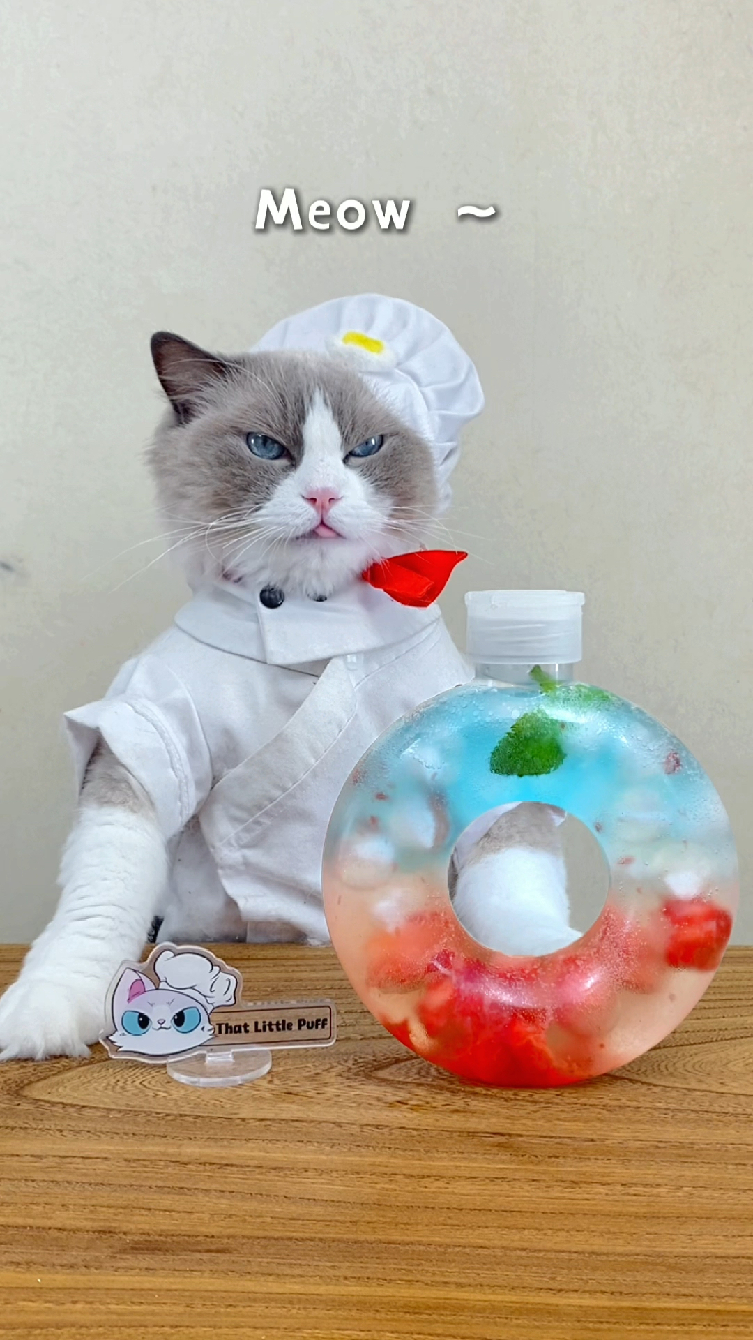 夏日特饮草莓鸡尾酒～好清新的颜色!