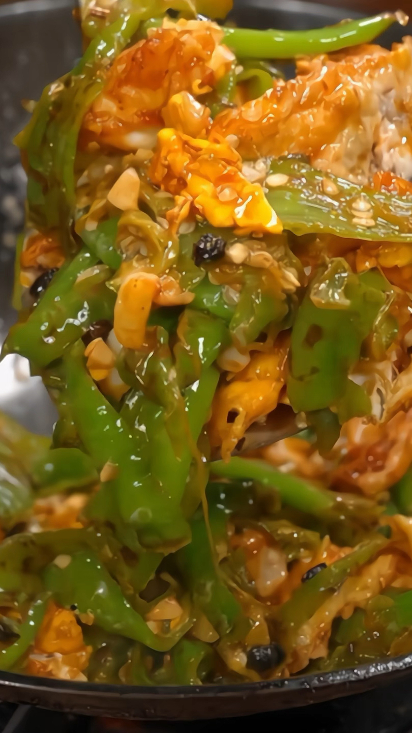 不知道做什么菜的时候,就做这个青椒炒鸡蛋,香辣下饭超级好吃