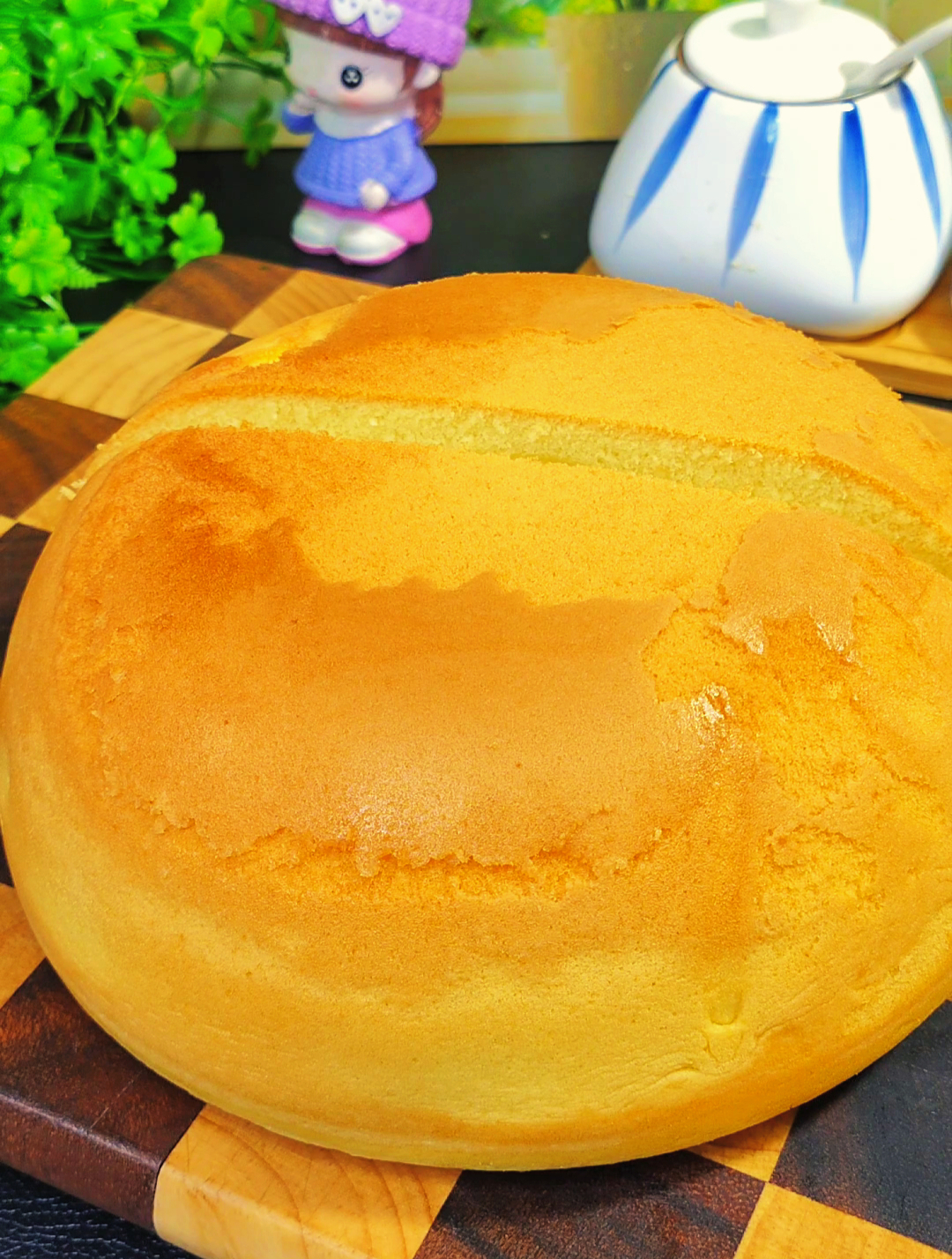 孩子想吃蛋糕了,在家就能做,懒人电饭煲蛋糕,简单又好吃