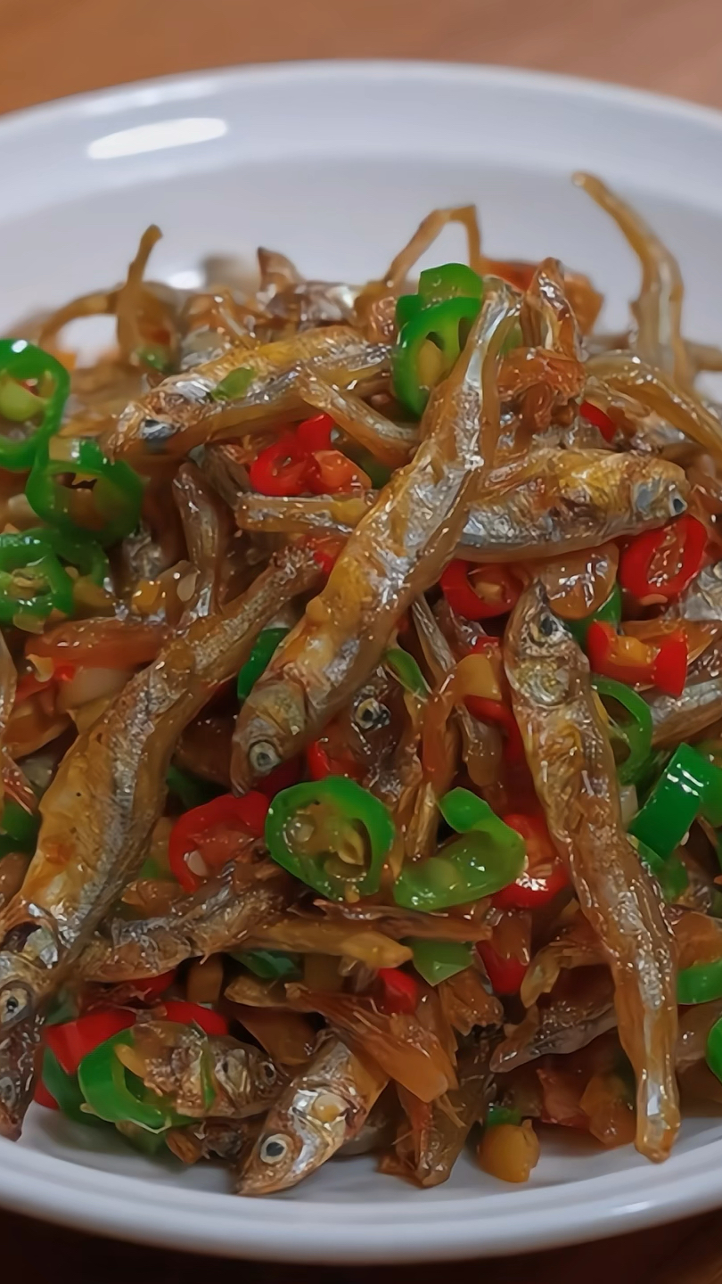 这道青椒炒小鱼小虾,酥香入味,香辣好吃又下饭#下饭菜 #家常菜