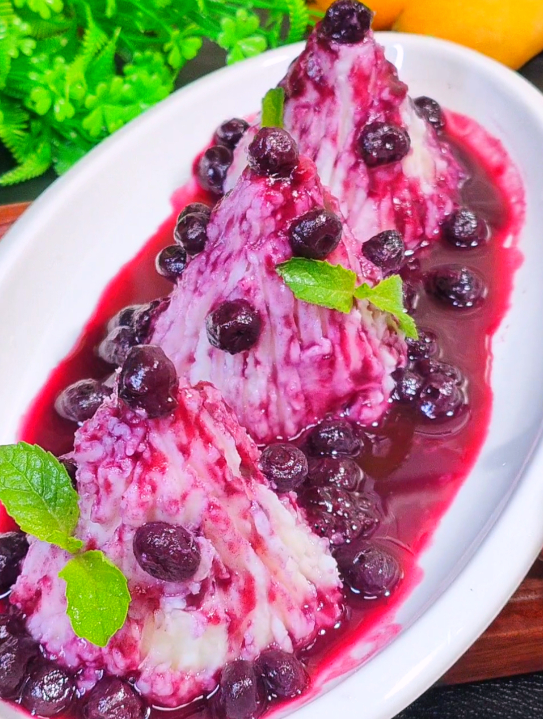 孩子常吃山药好处多多,做成蓝莓山药,绵软香甜,孩子特别爱吃