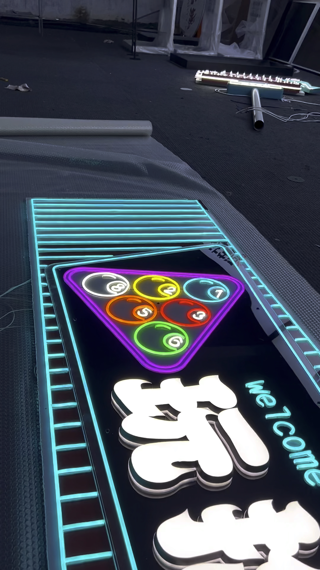 门头广告牌的新趋势:霓虹灯如何助力小店逆袭成为网红打卡地?