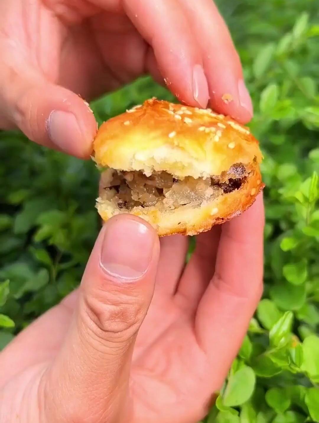 打卡黄山美食,烧饼酥脆咸香,美味不打烊