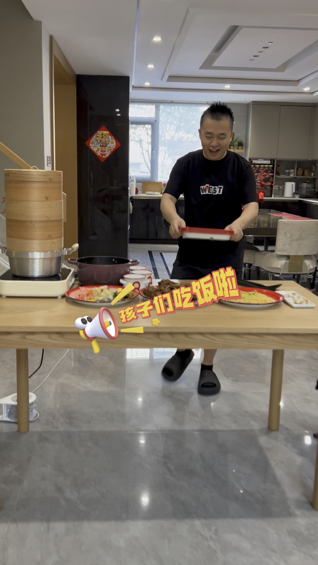 爸爸说今天给孩子们蒸小笼包吃,又是有趣的一餐