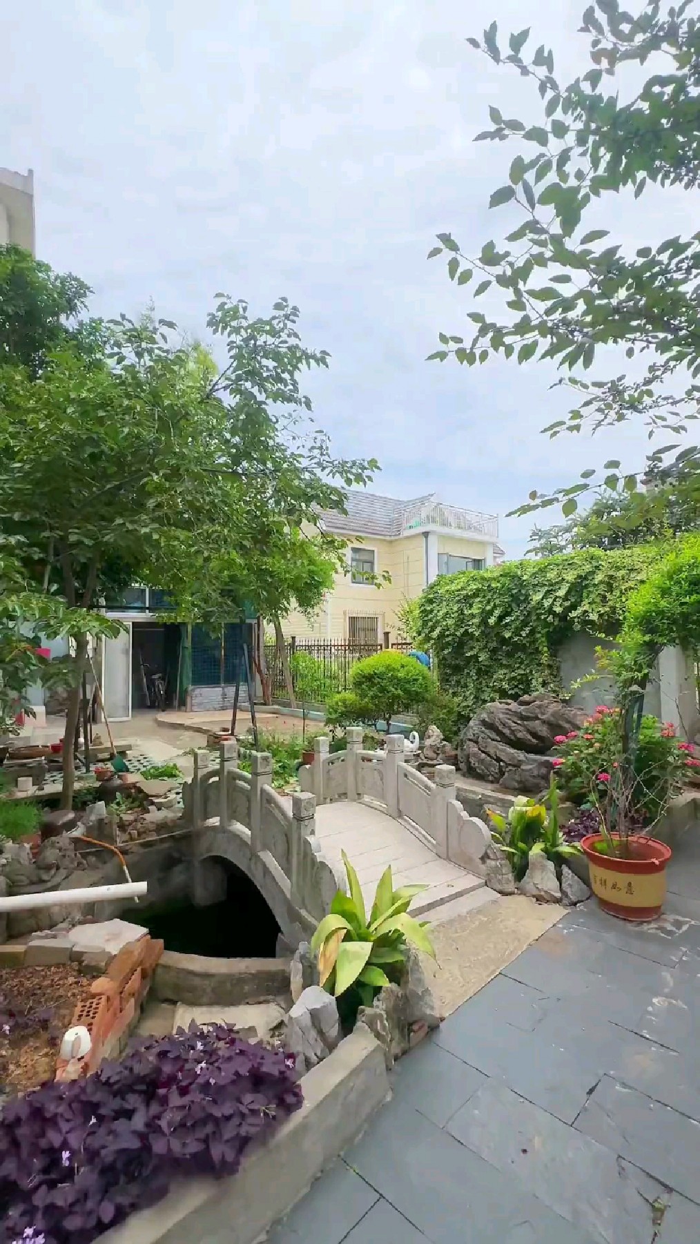 南京城东400多万,还是独栋别墅,精装修,近300平大花园,敢信吗