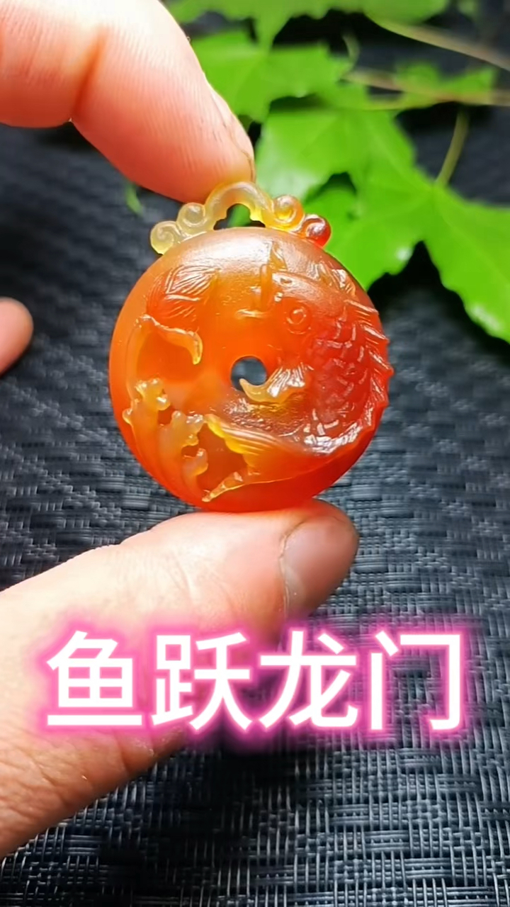 鱼跃龙门,连年有余