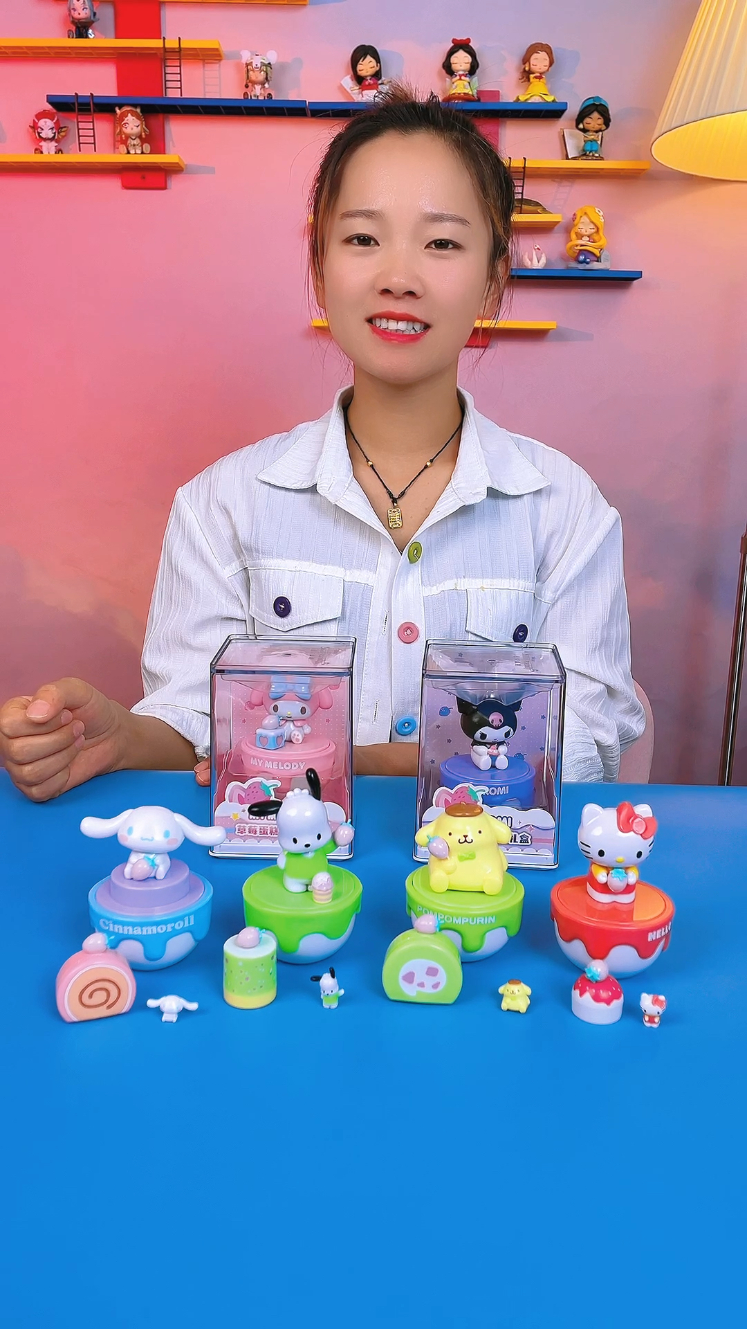 三丽鸥草莓蛋糕惊喜礼盒,拆出来的小公仔真可爱