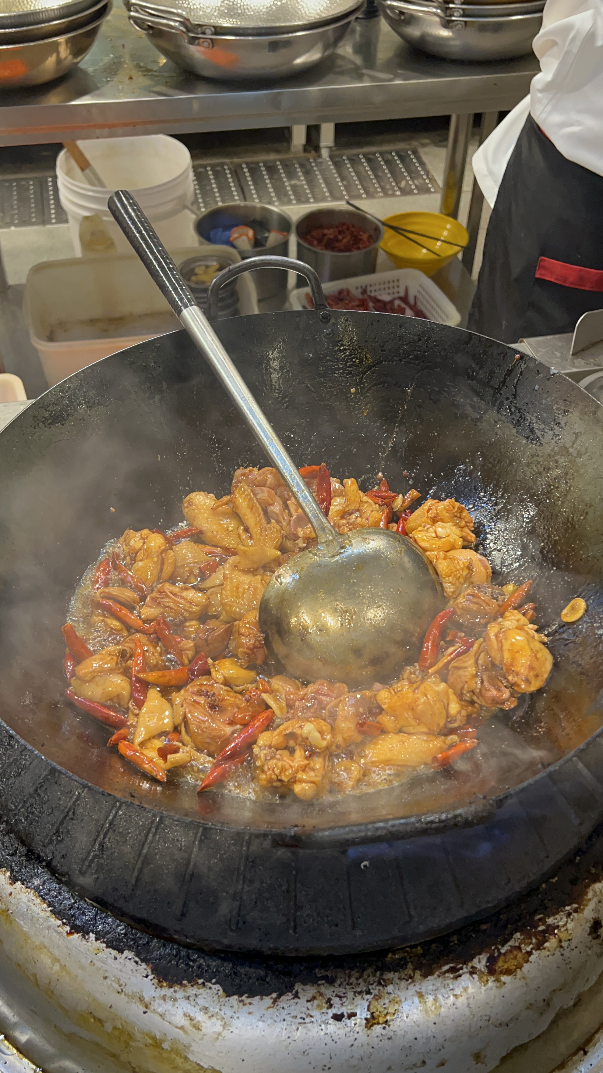 一锅大盘鸡火了20年西部大盘鸡赵总分享,靠的是实在人做实在生意