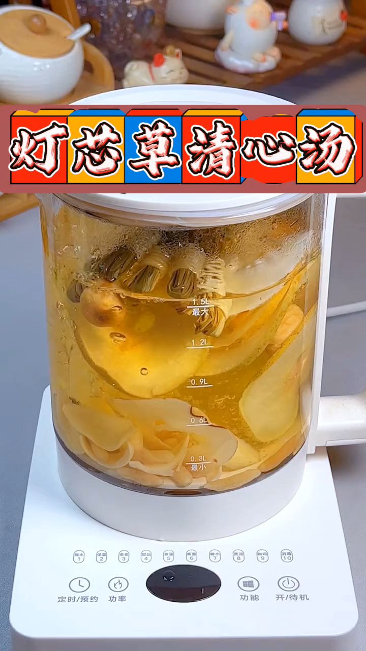 这个汤适合小孩子喝,清热降火清清甜甜