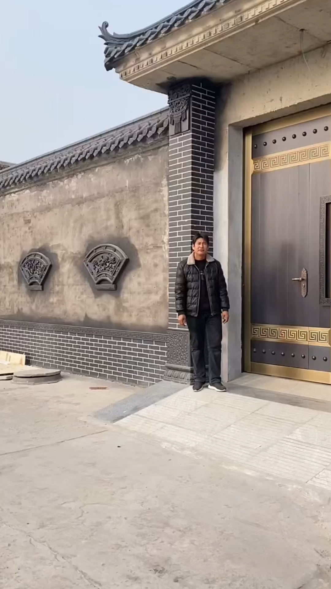 农村自建别墅徽派建筑大铜门