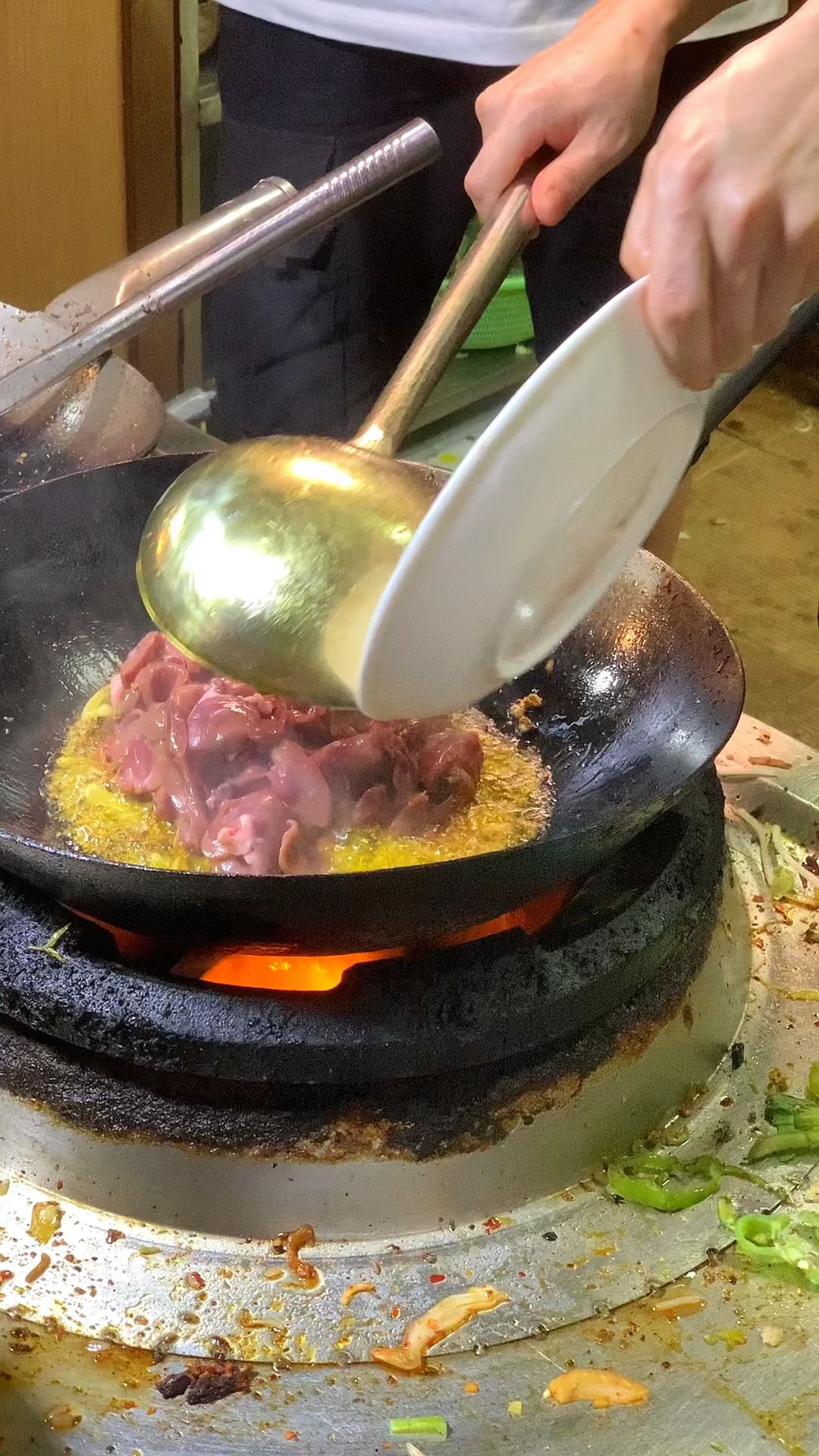 带娃吃宵夜200元5个炒菜