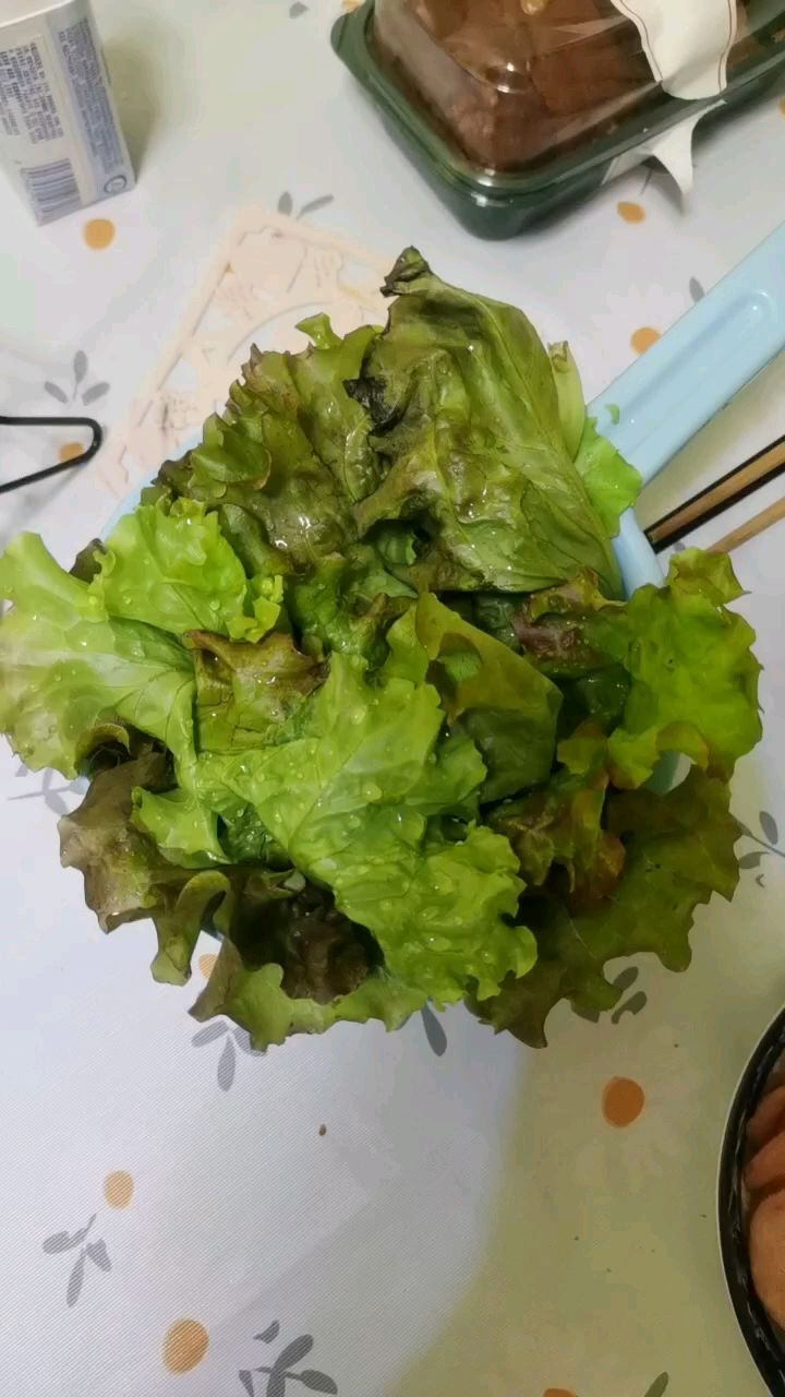晚饭分享,牛肉炖土豆柿子汤,热乎乎的喝了一大碗