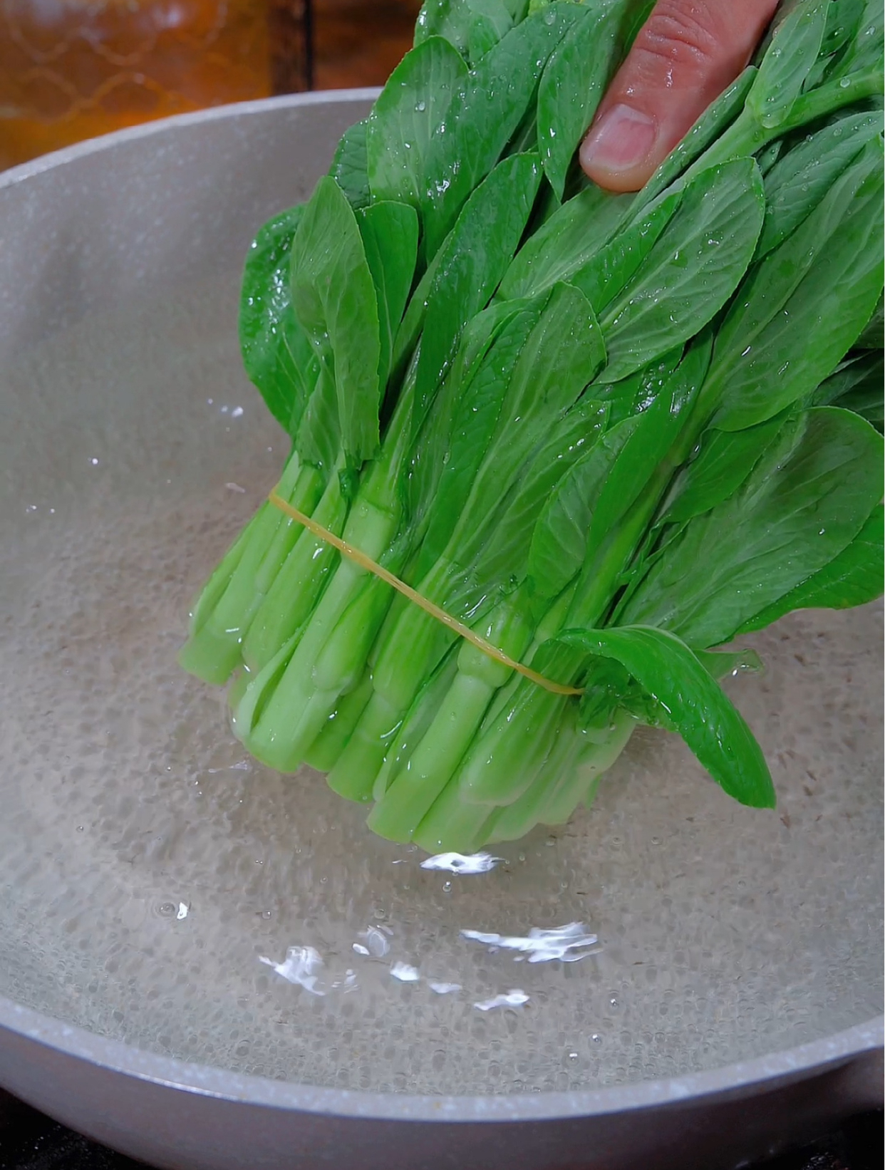春天的菜心好鲜甜,不要只会炒着吃,你就像我这样做个蚝油菜心