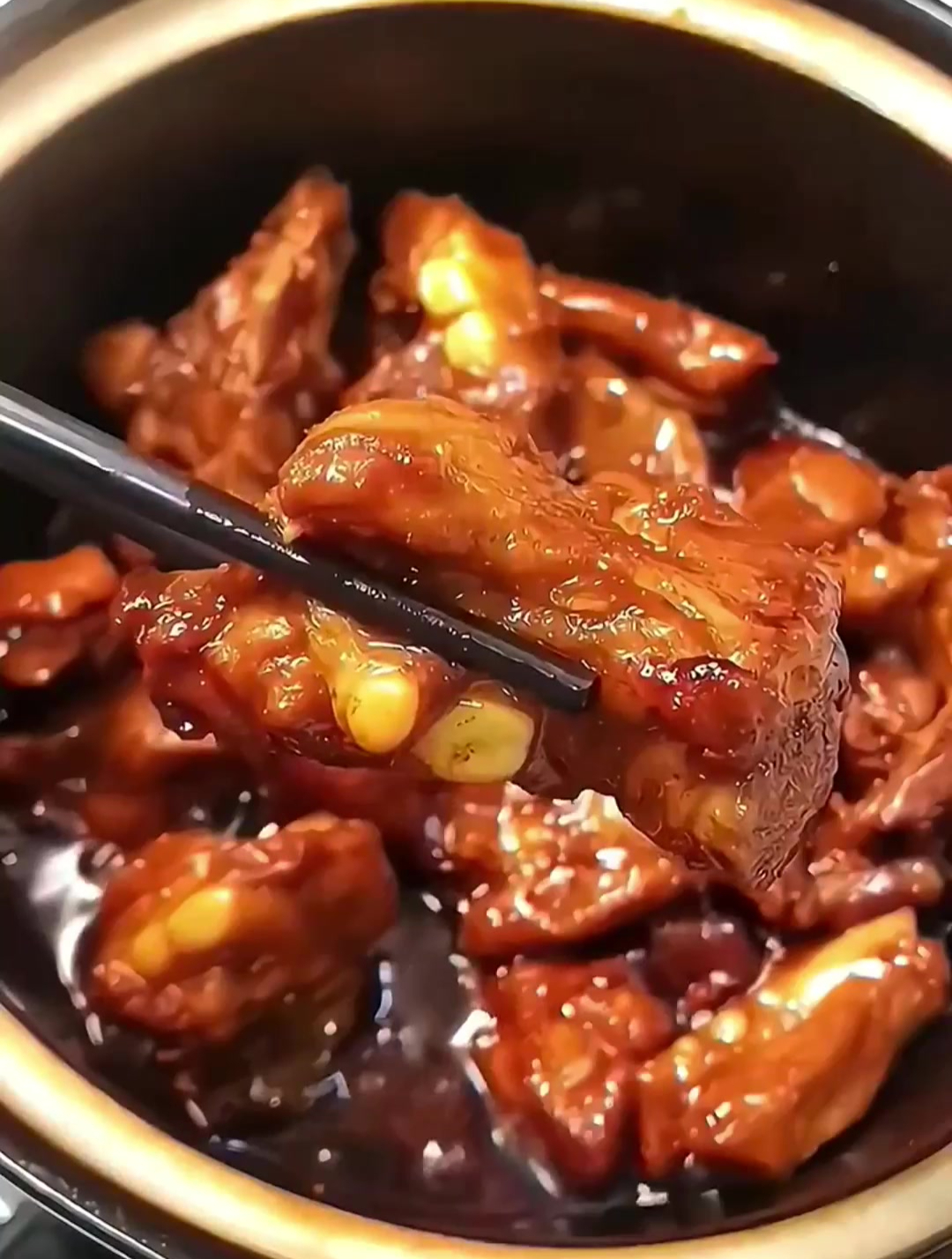 猪排边就是排骨边上的脆骨肉,有肉有脆骨,怎么做都很好吃