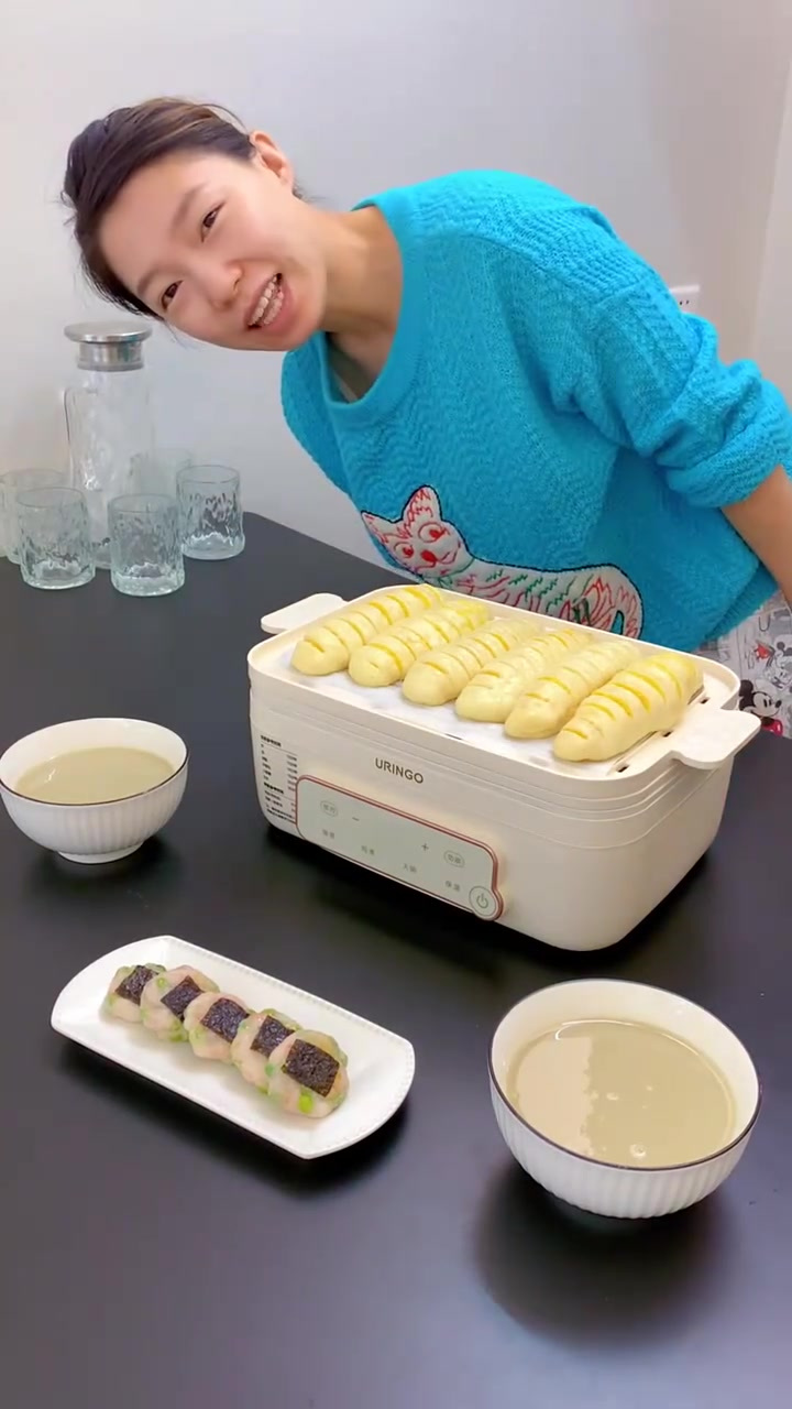奶黄馅的配比保存好,也可以做成正常馒头的形状包馅,馅料吃着会