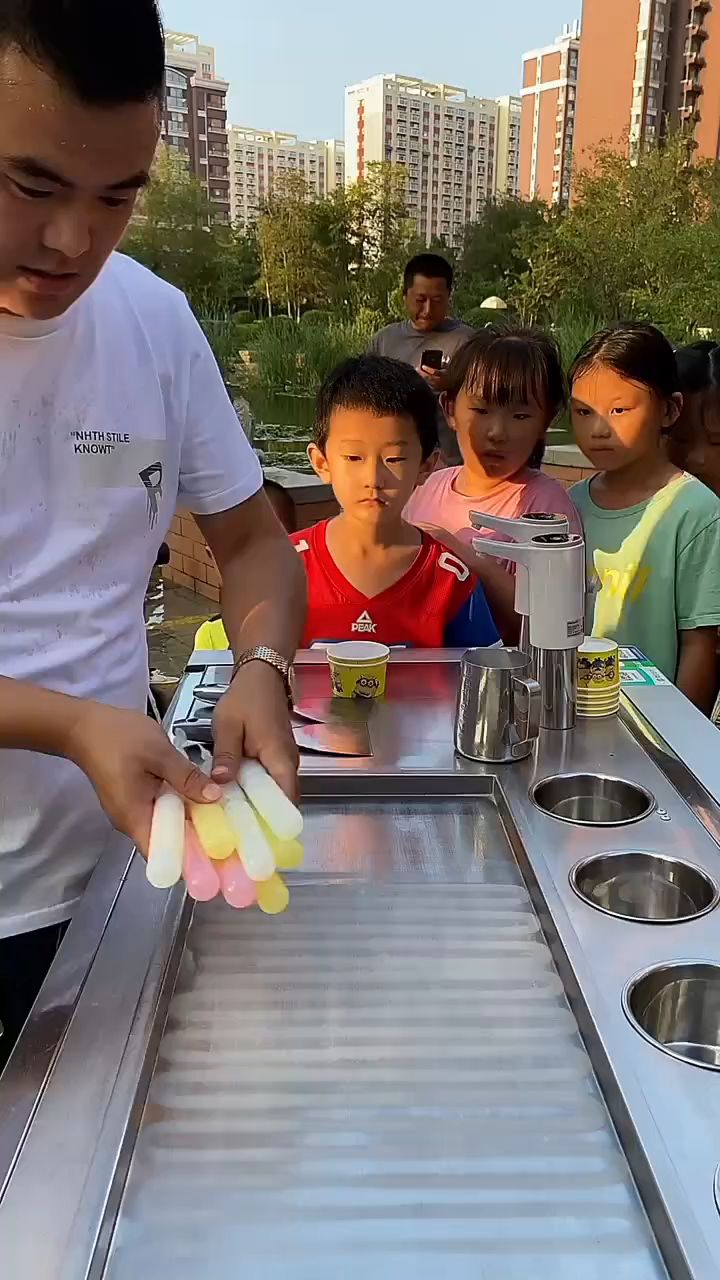夏日饮品,小朋友的最爱炒酸奶。