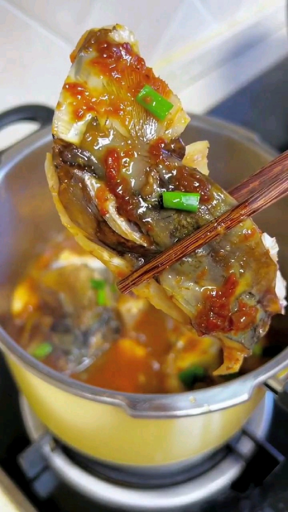 鱼头的做法很多种,高压锅鱼头做法简单 鱼肉鲜嫩又入味