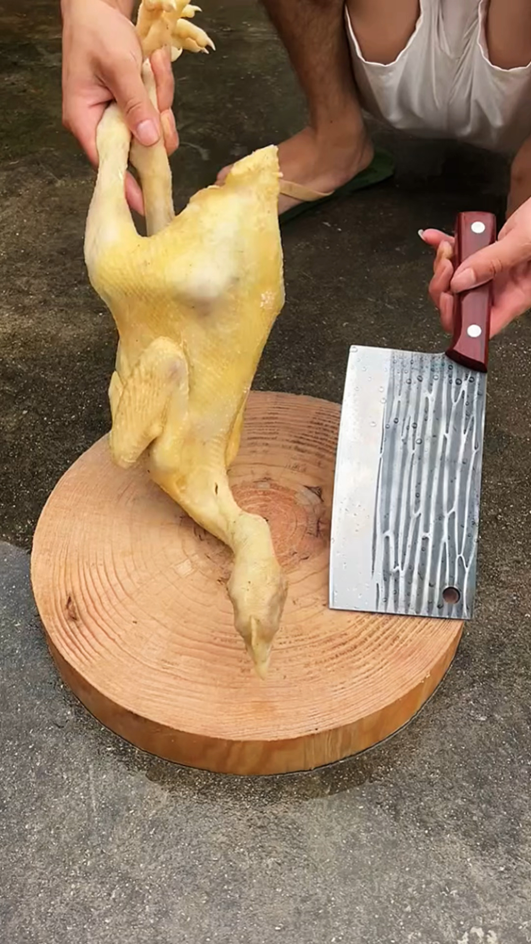 快速改刀三黄鸡的方法