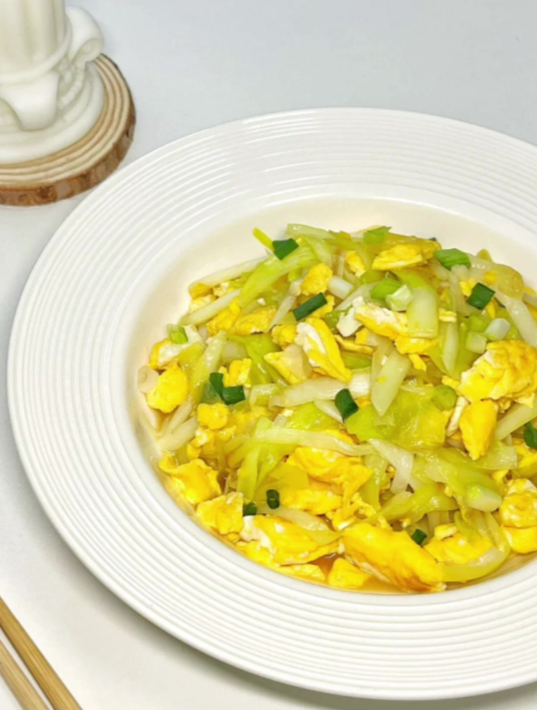 夏天宜补钙,这6种蔬菜“含钙高”,老人常吃壮骨,小孩常吃长高