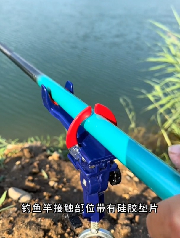 选择鱼竿支架需要注意哪些方面?换钓点要容易,还要能防大鱼脱跑