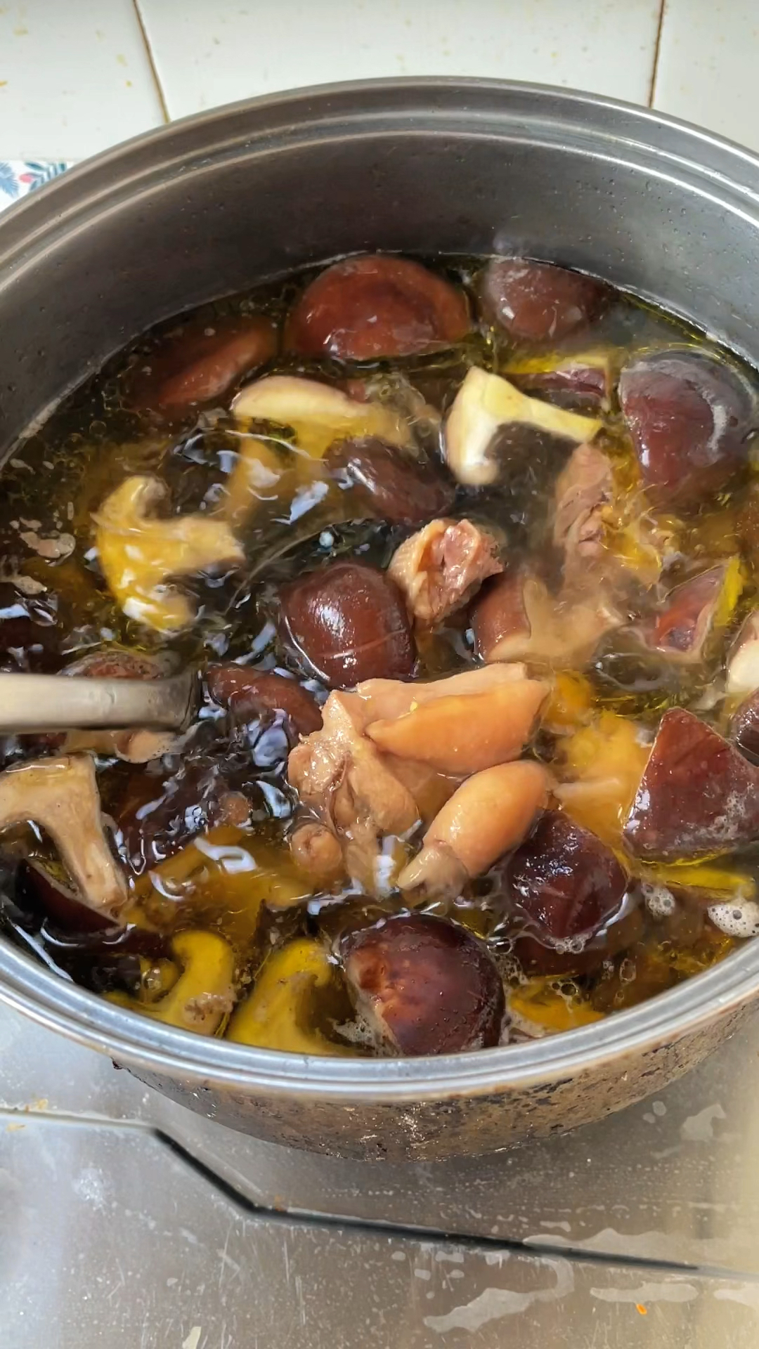 香爆了的香菇母鸡汤