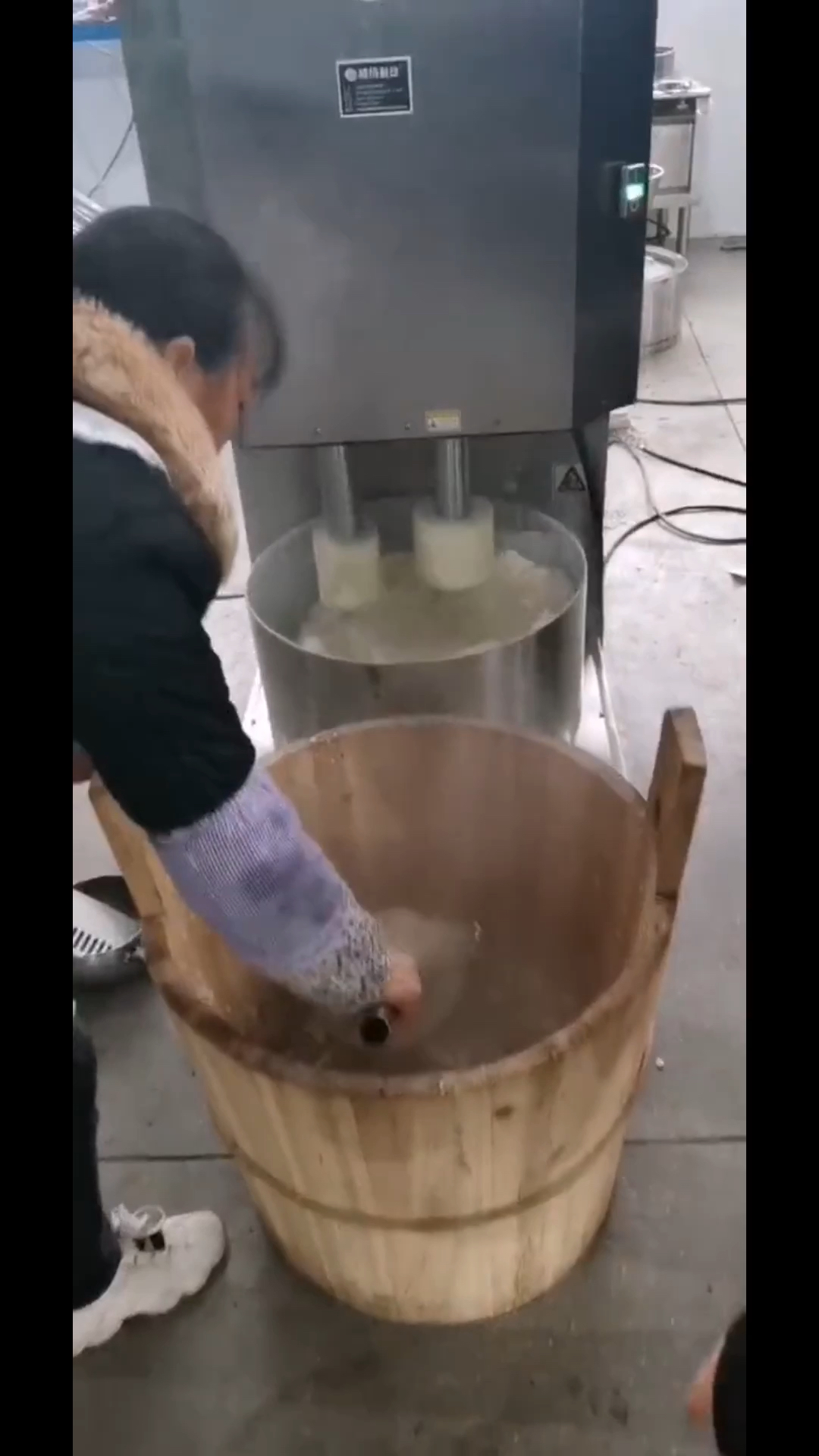 一起打糍粑啊?美味的糍粑