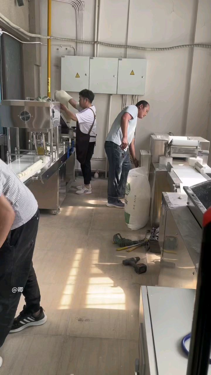 半自动机器适合小场地!