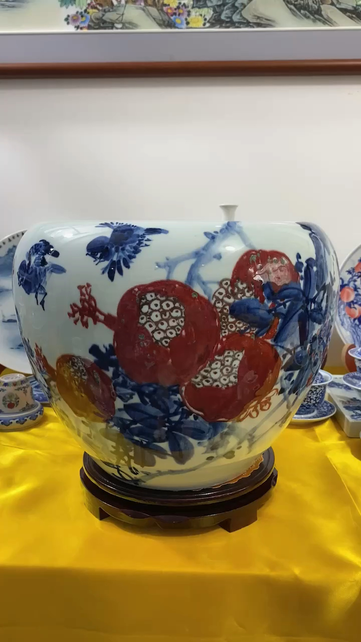 笑口常开景德镇陶瓷釉里红鱼缸聚宝盆高29,内口25.5,肚子35厘米