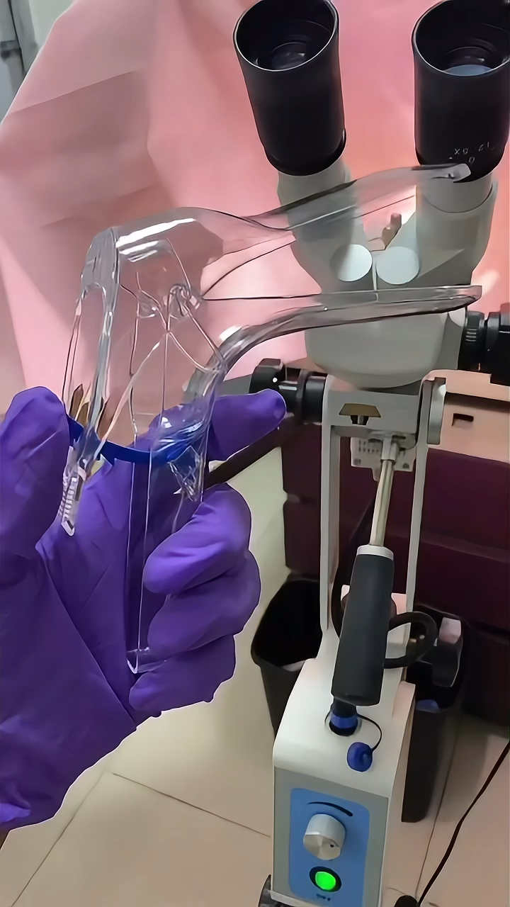 如此完美的鸭嘴钳子 是医学检测的工具