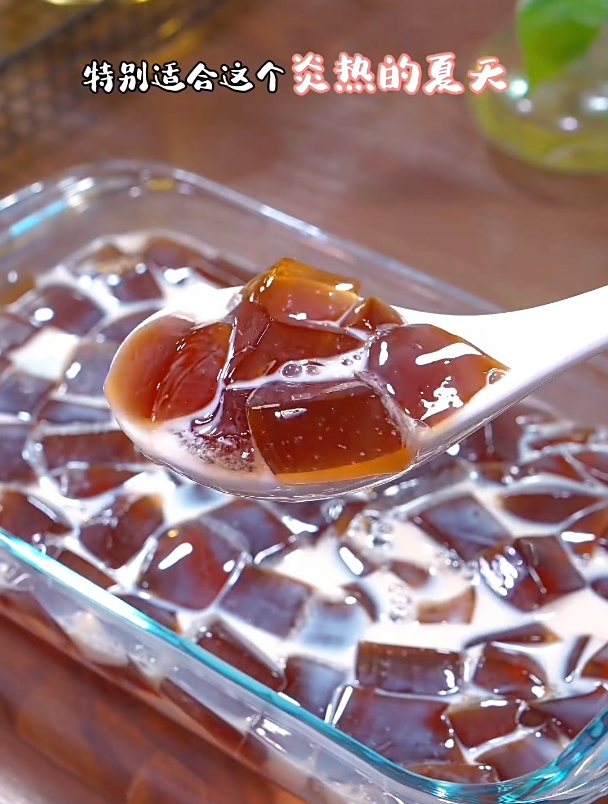 这个罗汉果菊花糕特别适合炎热的夏天