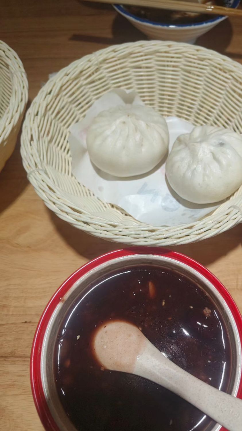 一碗八宝粥,暖胃暖心。愿我们都能被岁月温柔以待。