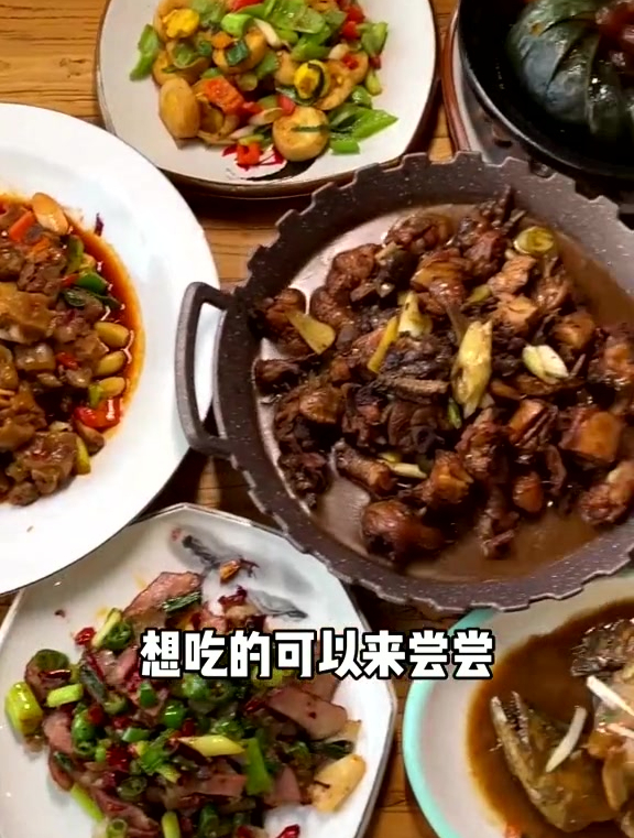 之前在港一区有家开了十多年的蒙阴光棍鸡,现在又被我们找到了!