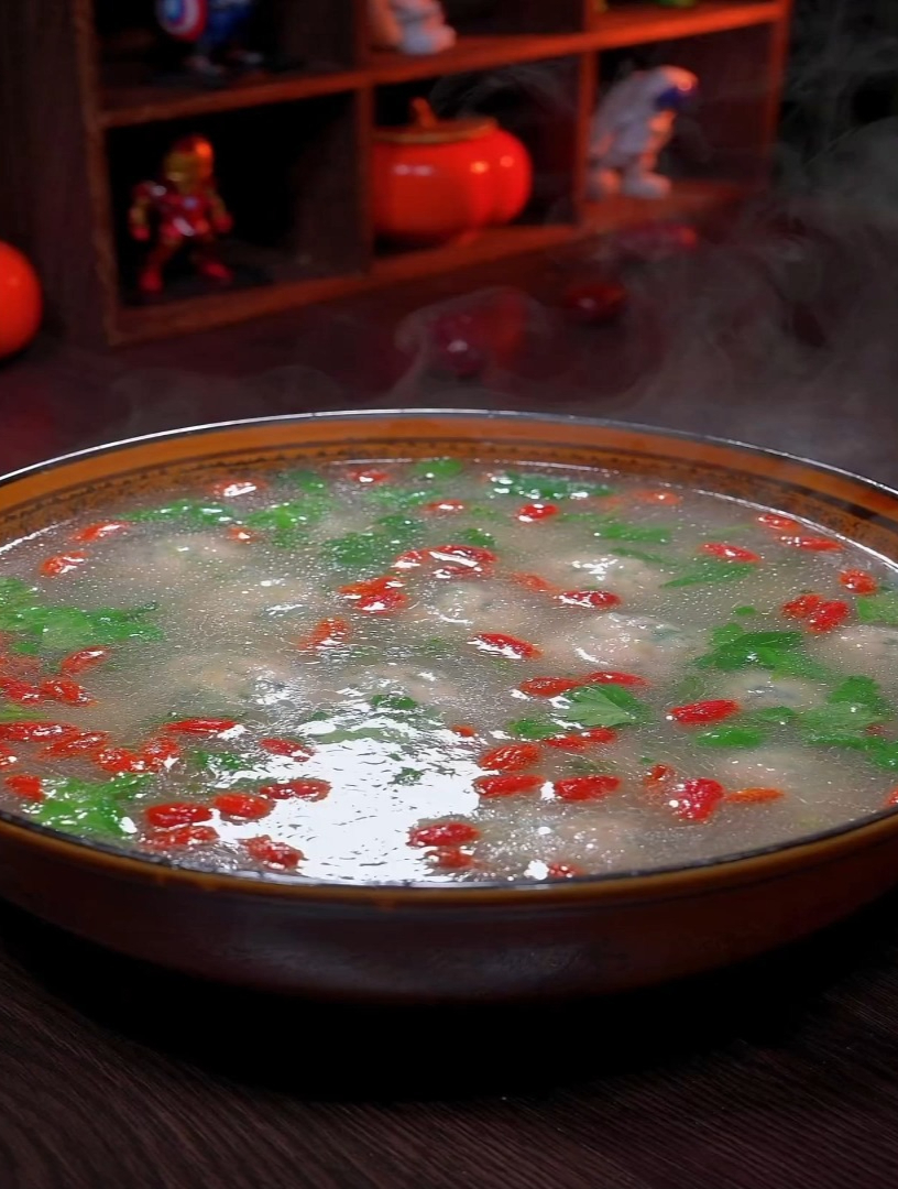 把普通的香菜做成丸子,出锅味道原来这么好,我家小孩都抢着吃!