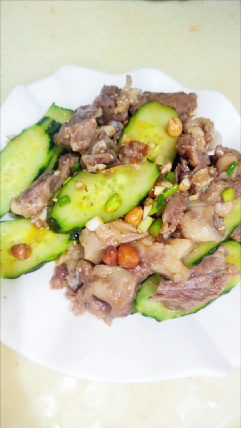 凉拌猪头骨肉的家常做法