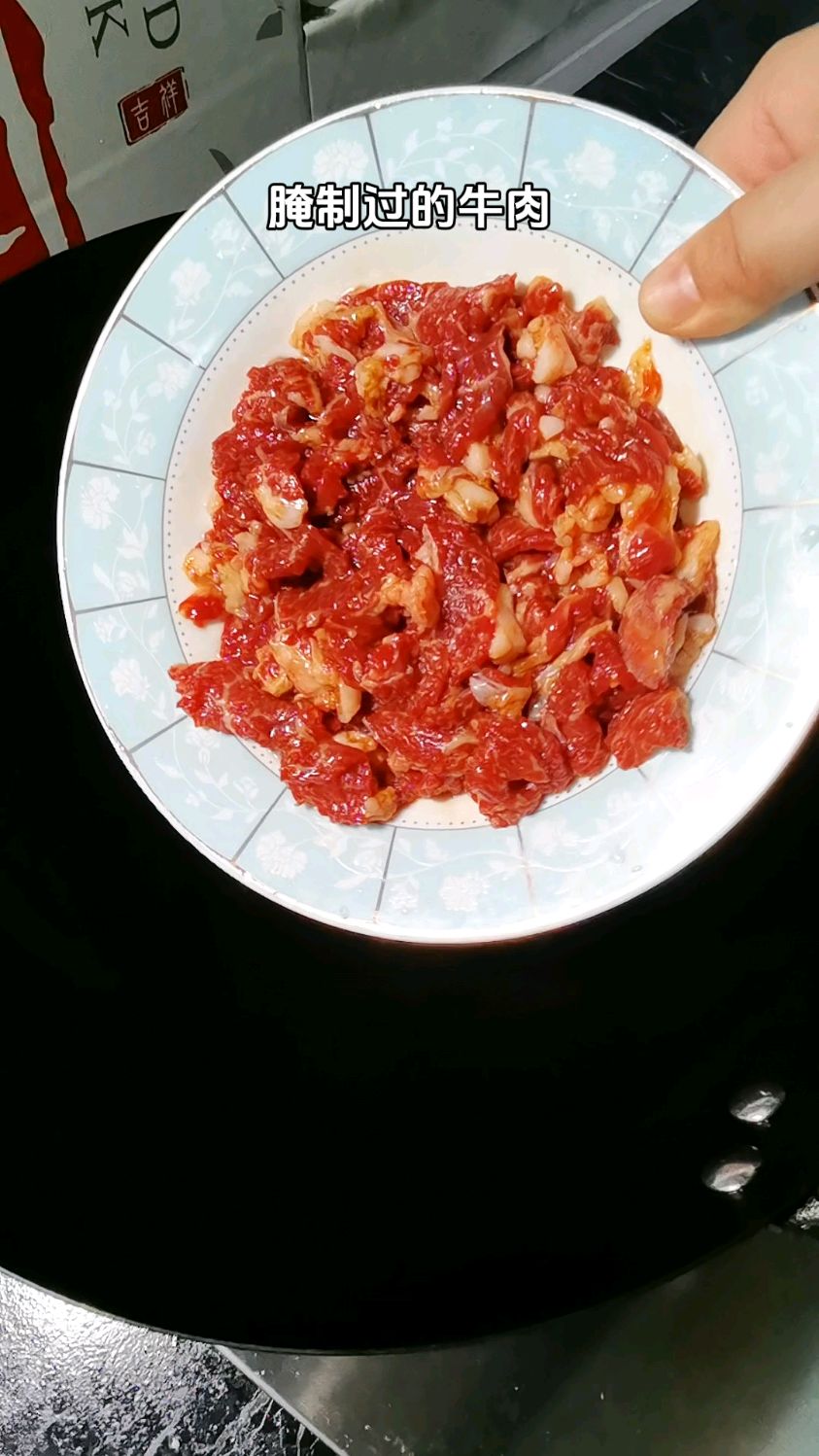 子姜炒牛肉,真不是一般的好吃,米饭一定要多煮