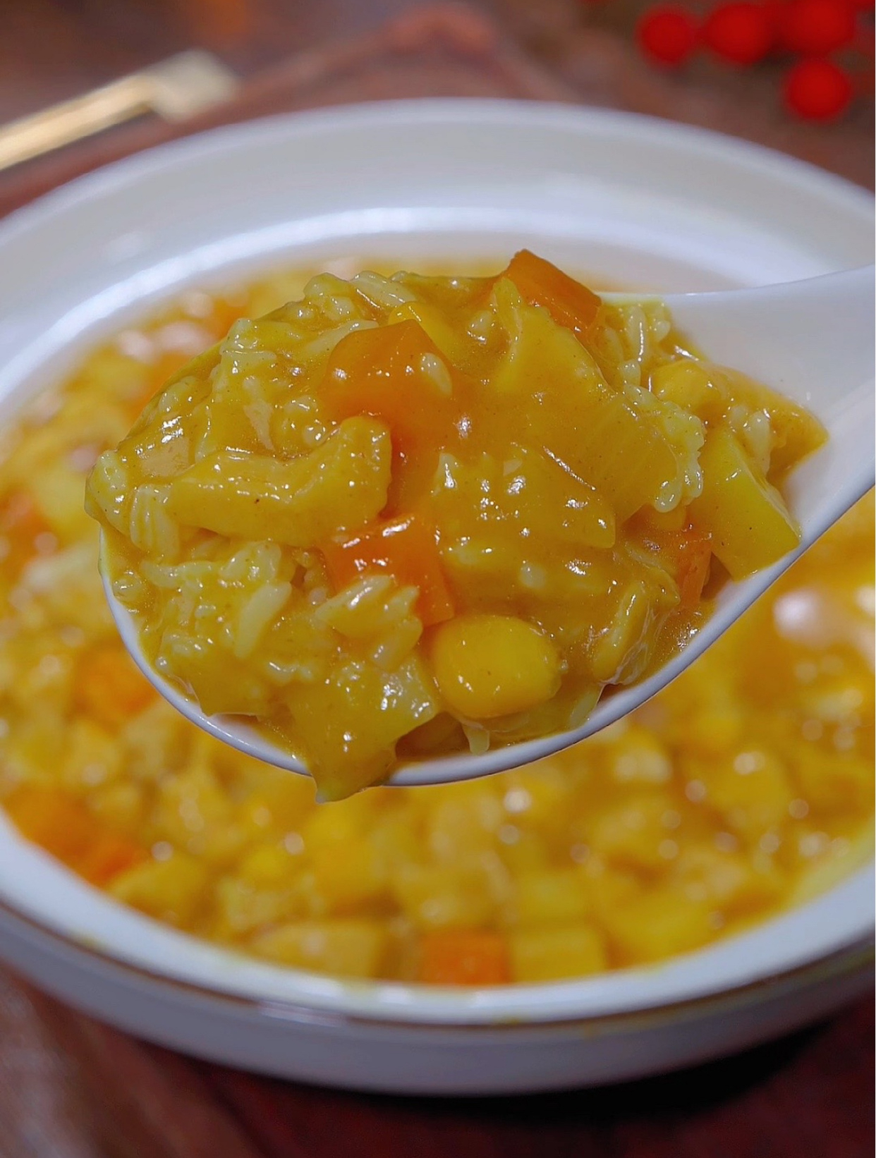 这是西餐厅很多孩子爱吃的美食,今天分享详细的做法,咖喱鸡饭