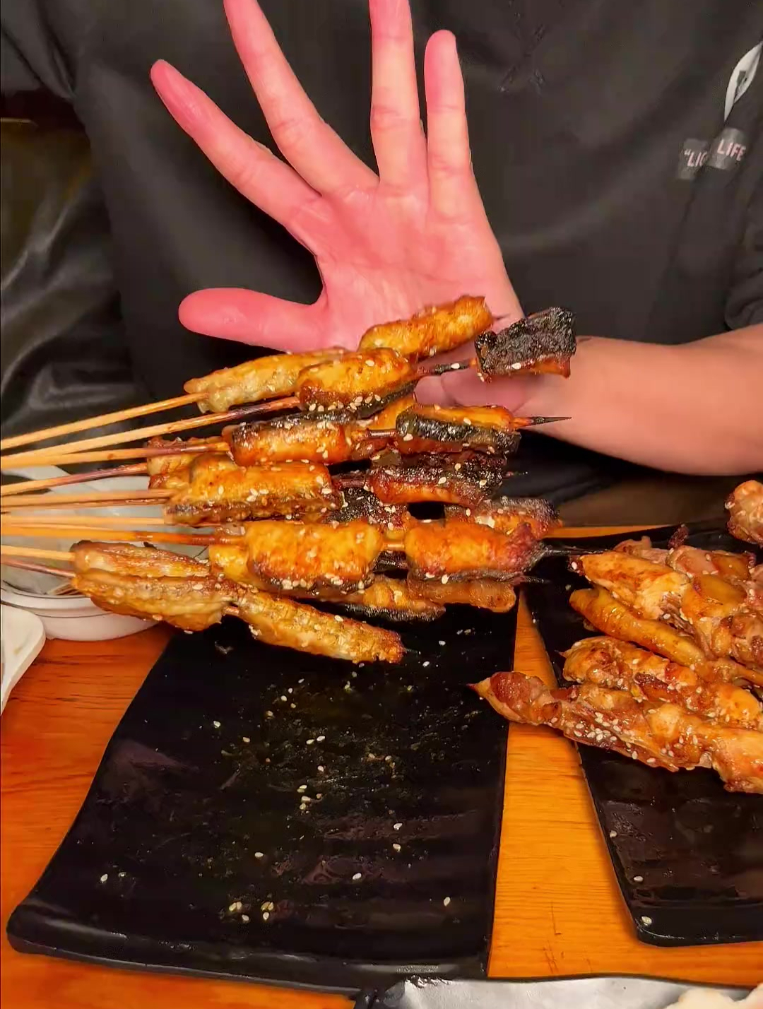 烤鳗鱼,串烤鸡真的很不错,皮脆肉嫩!