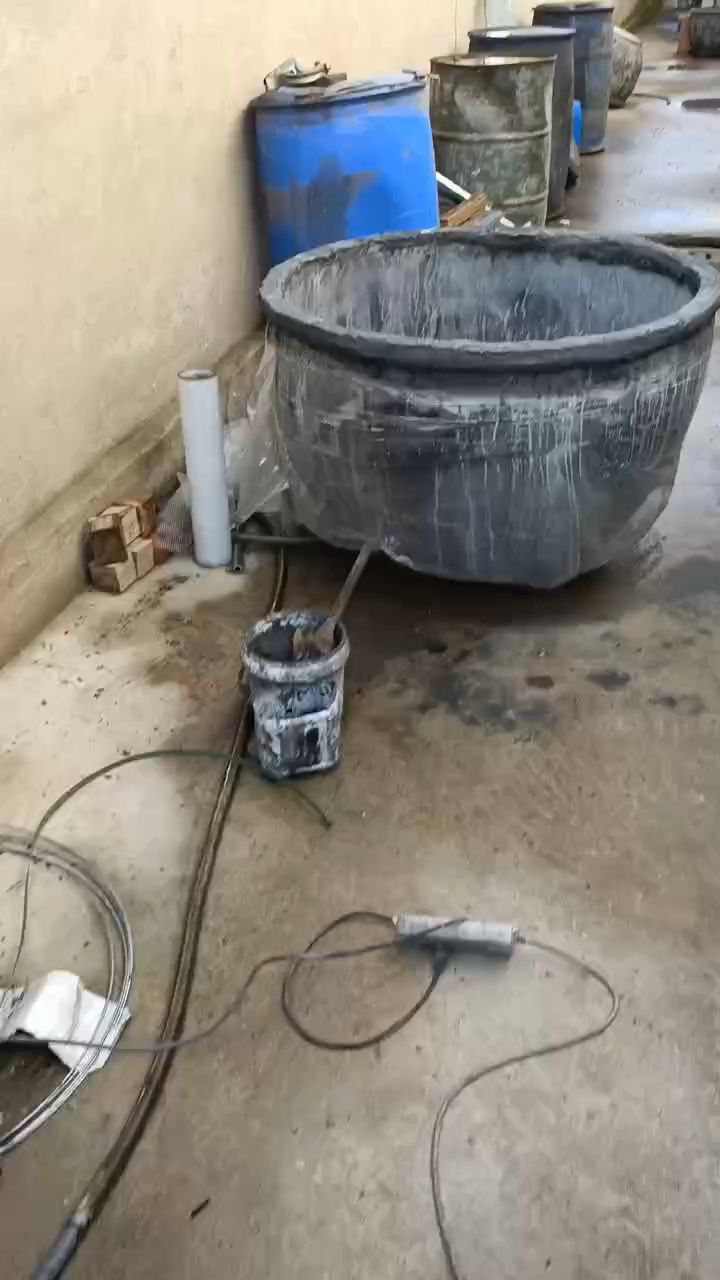 快来看,1米水泥大缸今天终于做好了