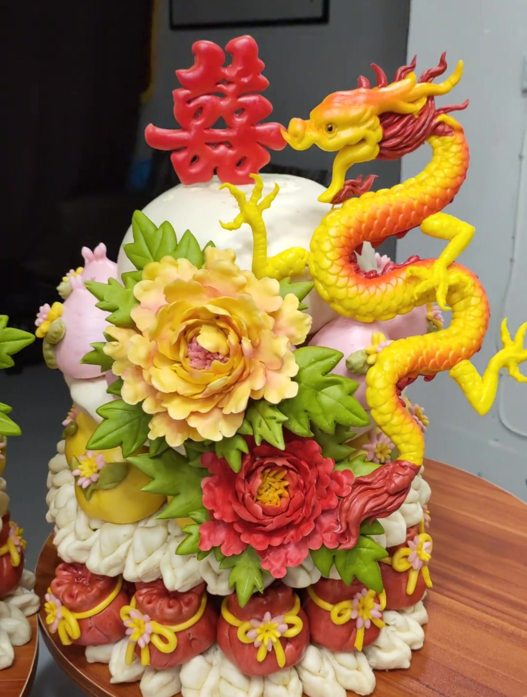 这手艺太牛了,把馒头做成龙凤呈祥!