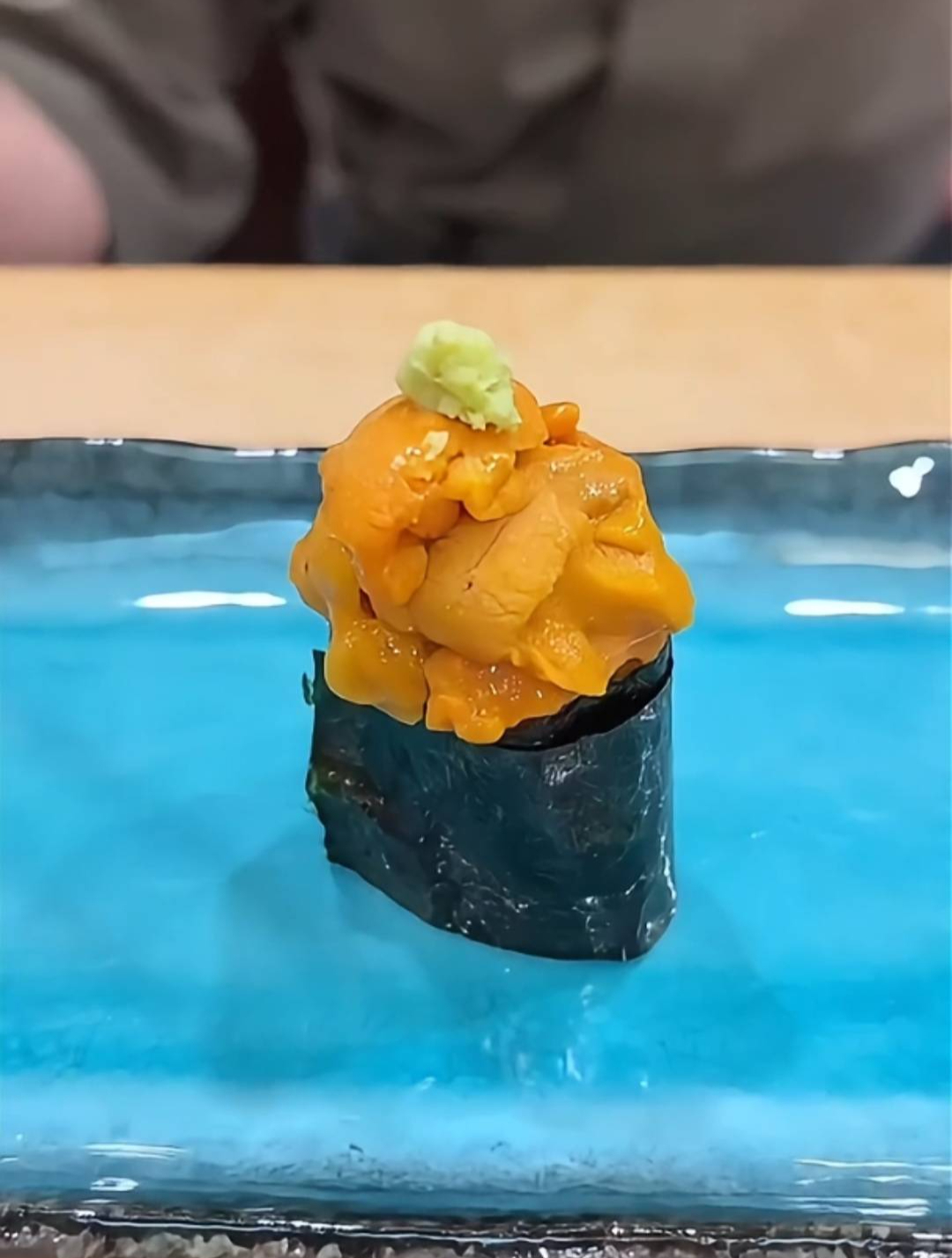 海胆军舰寿司:海洋珍馐的华丽变身