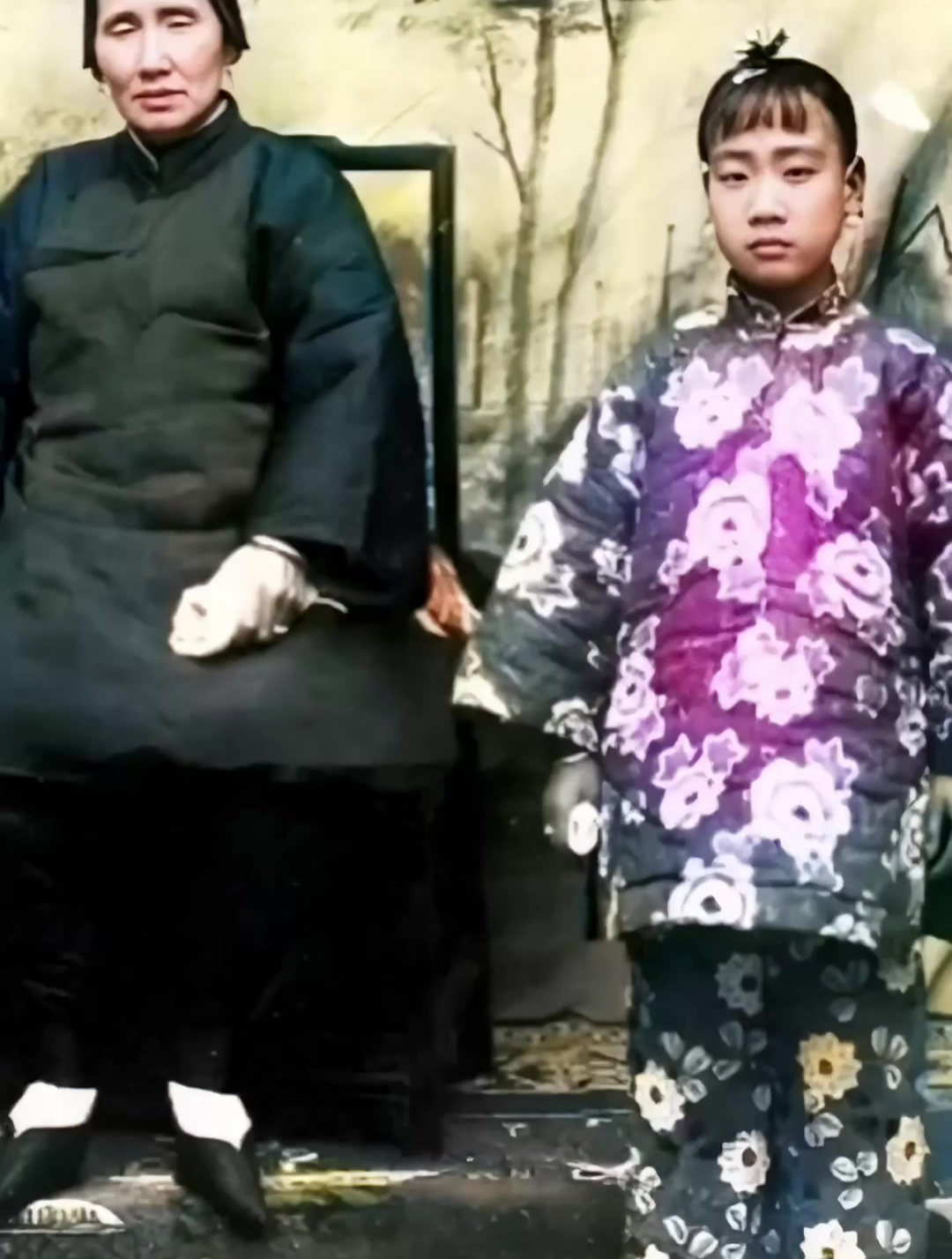 山西临汾、内蒙古临河、四川自贡等地,对奶奶有“娘娘”的称呼