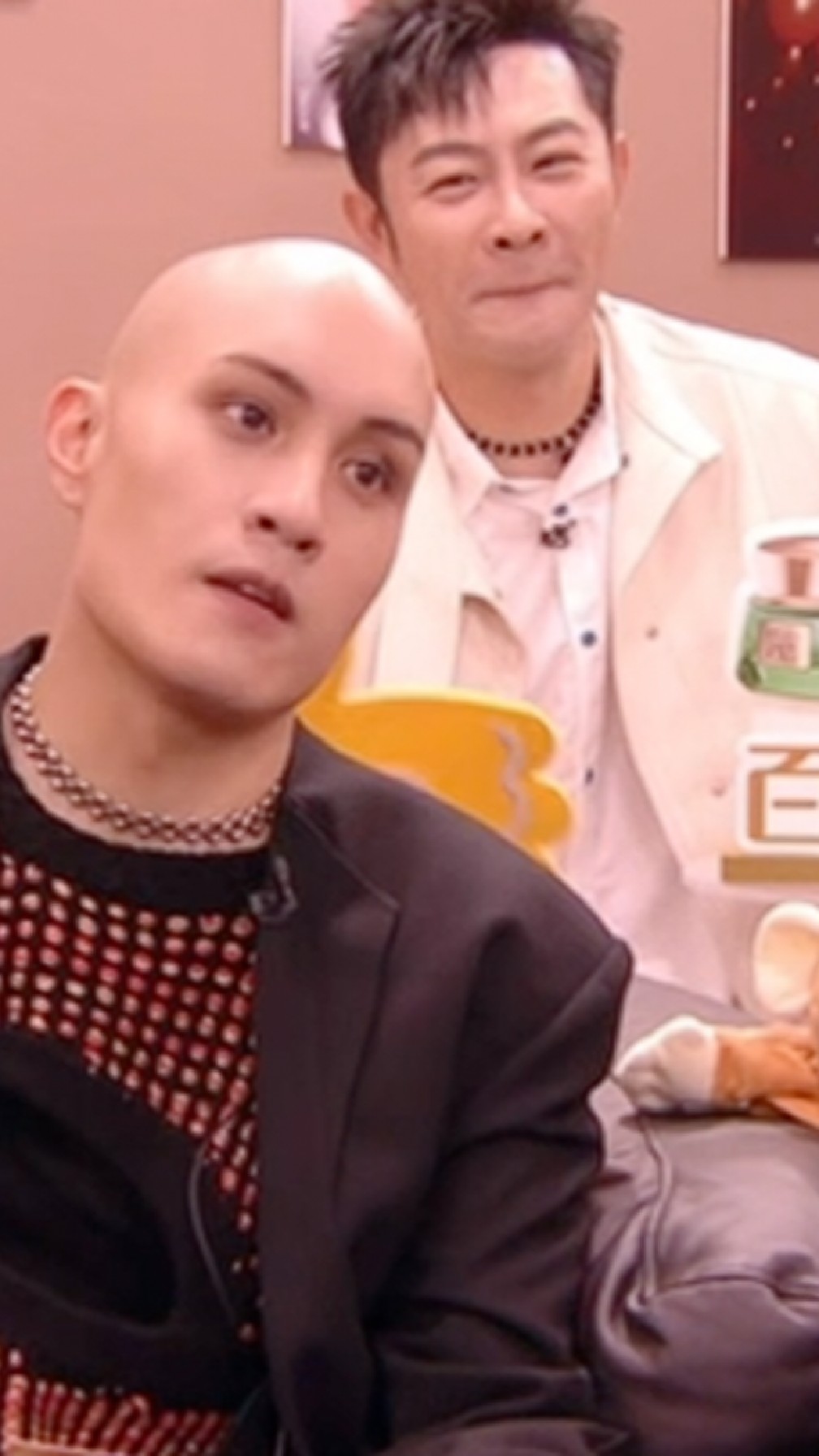 黄宣拿到自己第三的成绩,发出公鸡叫声,声音和表情管理都失控了