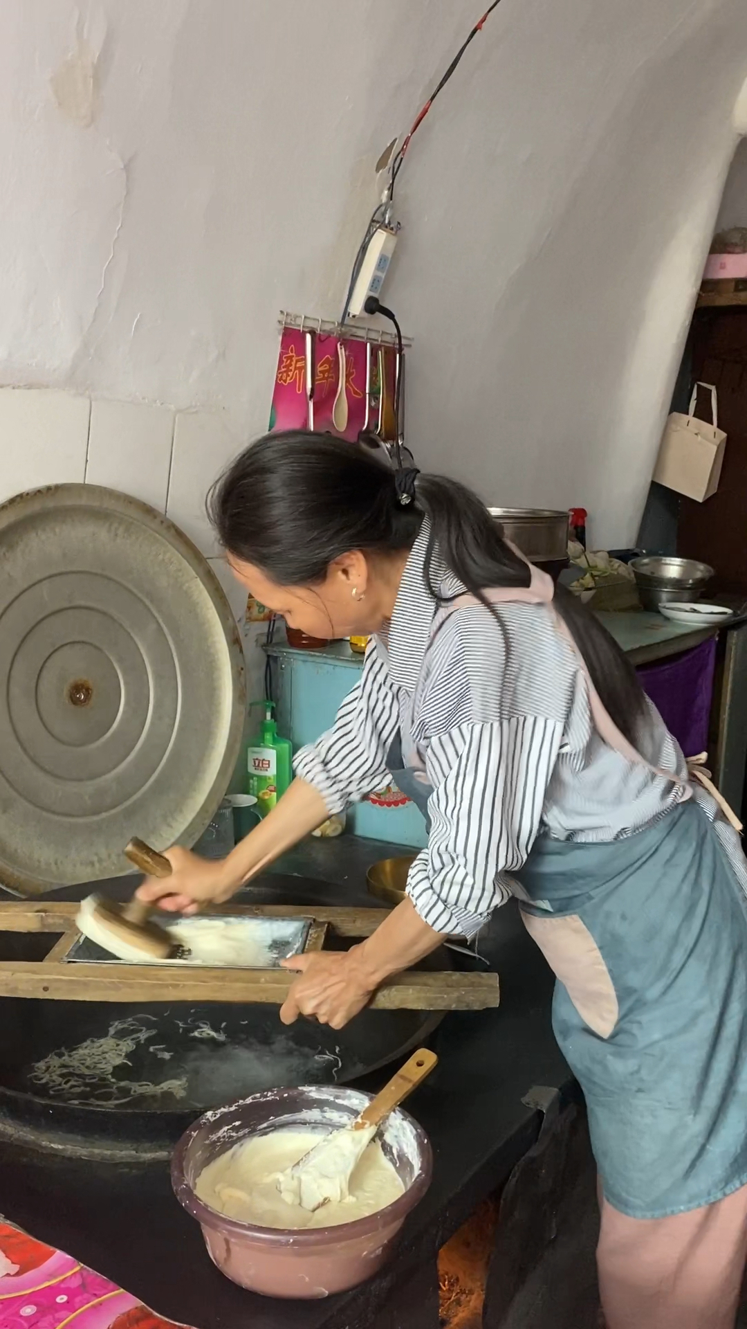 山西农家饭——烩菜抿豆面,满满的童年味道