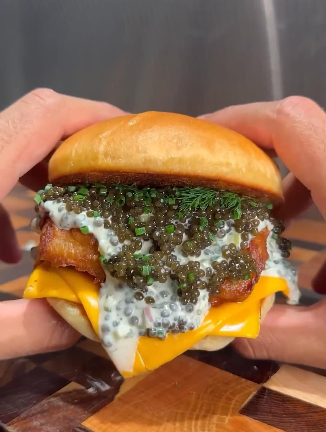 家中自制麦香鱼汉堡,加入鱼籽酱更美味